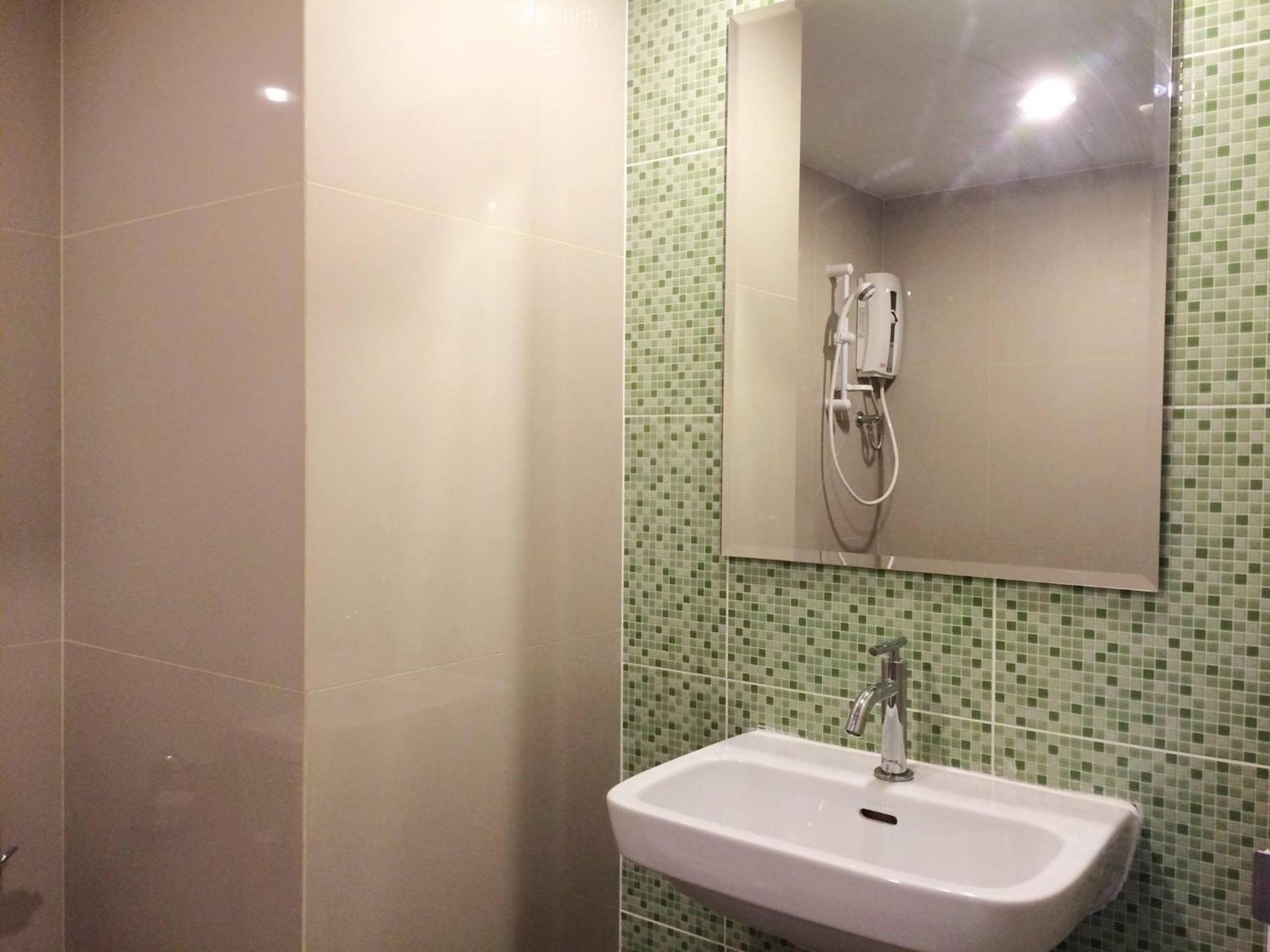 Sixty Star Love Place Hotel Bangkok Extérieur photo